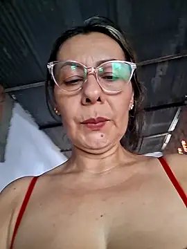 Mia-funny20 online show from December 2025 07:31:01 PM