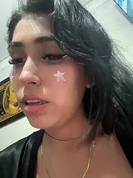 Snapshot of emma__cute__ chatting on January 2025 03:47:01 PM emma cute online show from January 2025 03:47:01 PM