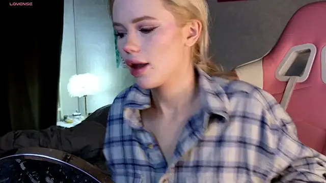 LexieLoree online show from December 2024 04:09:02 AM