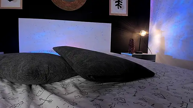 VioletPaket online show from January 2025 01:10:01 AM