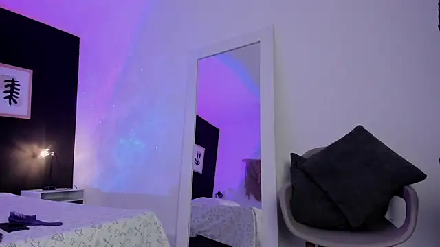 VioletPaket online show from February 2025 09:17:01 PM