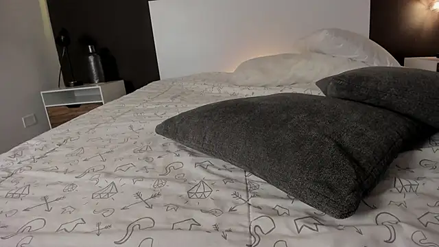 VioletPaket online show from February 2025 09:27:02 PM