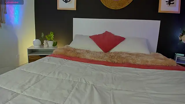 VioletPaket online show from May 2026 12:21:02 PM