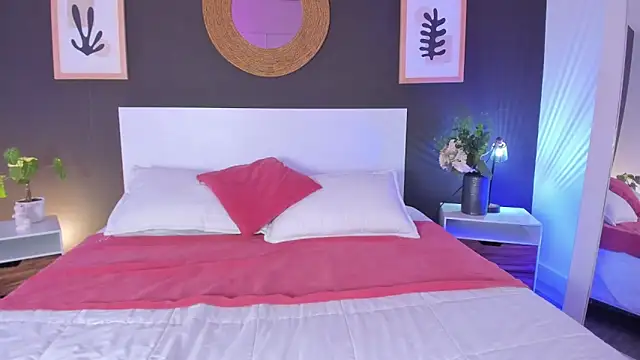 VioletPaket online show from May 2026 12:10:01 PM