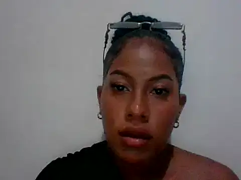Snapshot of Kitra_New chatting on September 2025 08:02:02 AM Kitra New online show from September 2025 08:02:02 AM