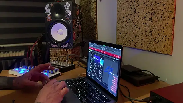 kameray12 online show from March 2025 04:44:02 PM