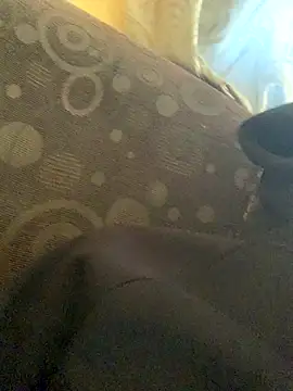 Snapshot of DManL chatting on November 2025 04:12:01 AM DManL online show from November 2025 04:12:01 AM