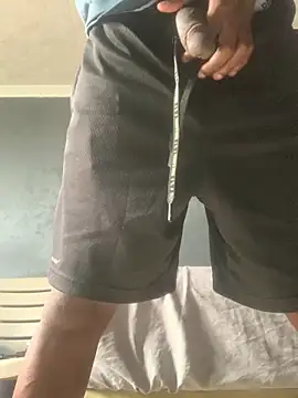 Snapshot of DManL chatting on December 2025 05:34:01 AM DManL online show from December 2025 05:34:01 AM