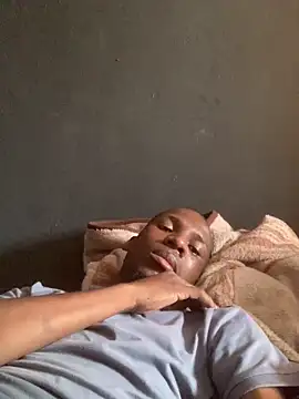 Snapshot of DManL chatting on December 2025 12:02:02 PM DManL online show from December 2025 12:02:02 PM