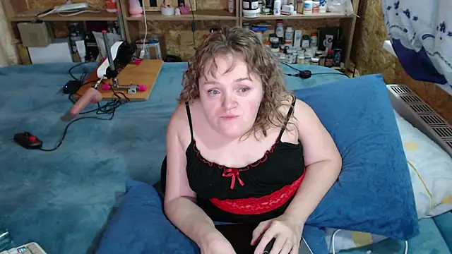 MiniNatalie online show from September 2025 03:28:01 PM