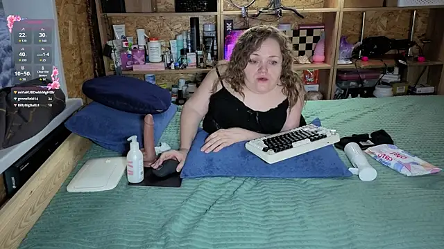 Snapshot of MiniNatalie chatting on January 2026 04:54:02 PM MiniNatalie online show from January 2026 04:54:02 PM