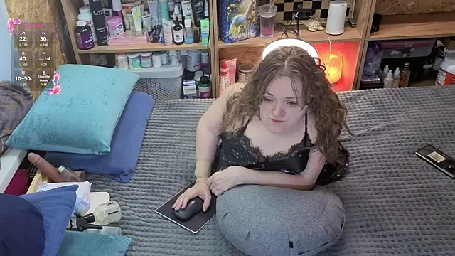 Snapshot of MiniNatalie chatting on March 2026 08:09:01 AM MiniNatalie online show from March 2026 08:09:01 AM