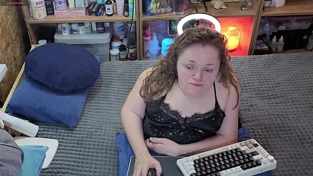 Snapshot of MiniNatalie chatting on March 2026 07:14:01 AM MiniNatalie online show from March 2026 07:14:01 AM