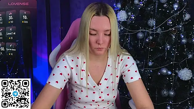 Snapshot of OliviaShepard chatting on December 2024 02:30:01 AM OliviaShepard online show from December 2024 02:30:01 AM