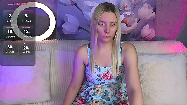 Snapshot of OliviaShepard chatting on January 2025 11:04:02 AM OliviaShepard online show from January 2025 11:04:02 AM