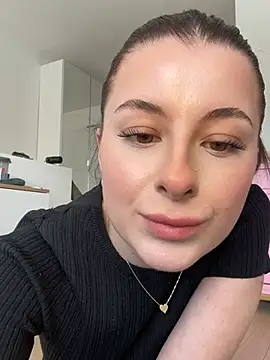 Snapshot of Mia-Minou chatting on February 2026 01:29:01 PM Mia-Minou online show from February 2026 01:29:01 PM