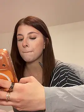 Snapshot of Mia-Minou chatting on March 2026 11:27:01 AM Mia-Minou online show from March 2026 11:27:01 AM