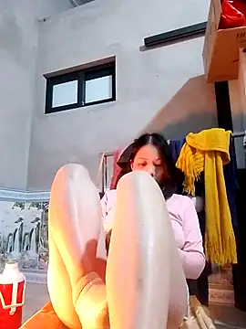 Snapshot of Aninyin22 chatting on February 2025 08:44:01 AM Aninyin22 online show from February 2025 08:44:01 AM