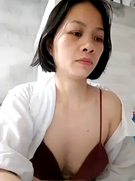 Snapshot of Aninyin22 chatting on February 2025 03:23:01 AM Aninyin22 online show from February 2025 03:23:01 AM