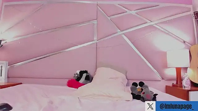 Lunapage online show from February 2025 11:13:02 PM