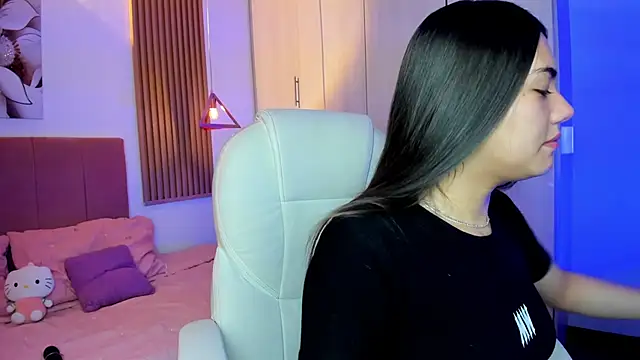 mia nevaeh online show from January 2026 05:06:02 PM