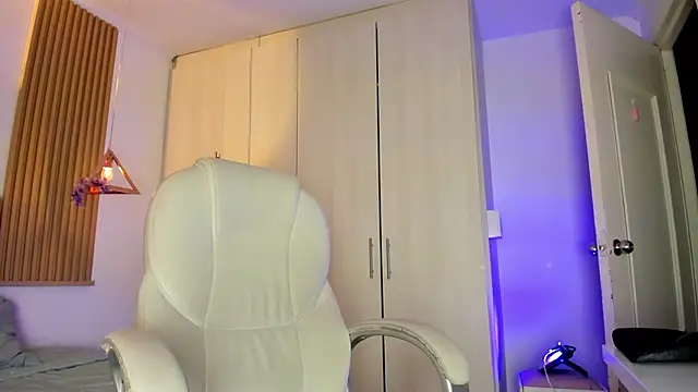 mia nevaeh online show from March 2026 08:48:02 PM