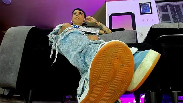 Snapshot of vivi-honey chatting on October 2025 12:17:02 AM vivi-honey online show from October 2025 12:17:02 AM