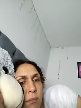 Snapshot of Corina_hot chatting on December 2024 10:23:02 AM Corina hot online show from December 2024 10:23:02 AM