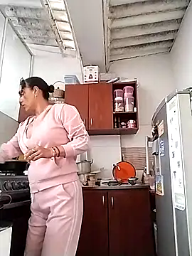 Snapshot of Corina_hot chatting on January 2025 07:56:01 PM Corina hot online show from January 2025 07:56:01 PM