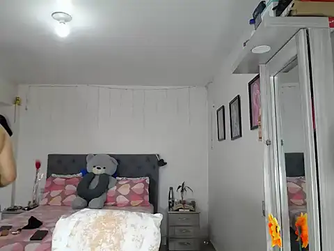 Snapshot of Corina_hot chatting on September 2025 08:23:01 PM Corina hot online show from September 2025 08:23:01 PM