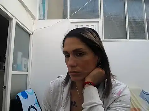 Snapshot of Corina_hot chatting on November 2025 08:53:01 PM Corina hot online show from November 2025 08:53:01 PM