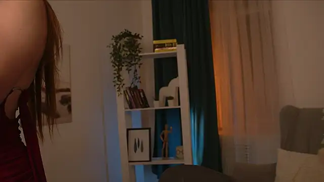 Freckle Diyana online show from September 2025 10:00:02 PM