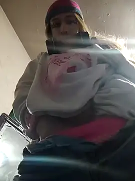 Snapshot of gabelove369 chatting on February 2025 02:43:01 PM gabelove369 online show from February 2025 02:43:01 PM