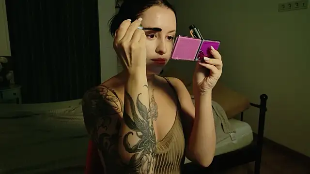 Snapshot of VioletCatt chatting on October 2025 05:36:02 AM VioletCatt online show from October 2025 05:36:02 AM