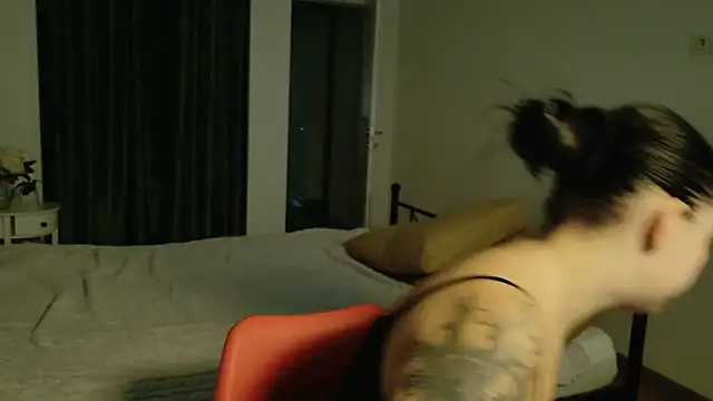 Snapshot of VioletCatt chatting on October 2025 05:50:02 AM VioletCatt online show from October 2025 05:50:02 AM