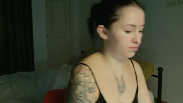 Snapshot of VioletCatt chatting on October 2025 06:50:02 AM VioletCatt online show from October 2025 06:50:02 AM