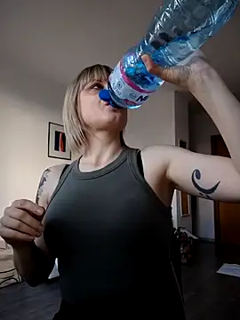 Snapshot of MySweetcum69 chatting on November 2025 01:15:02 PM MySweetcum69 online show from November 2025 01:15:02 PM