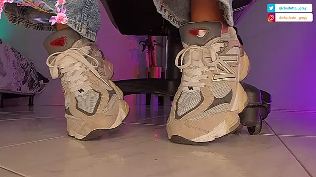 charlotte  grey online show from October 2025 08:29:01 PM