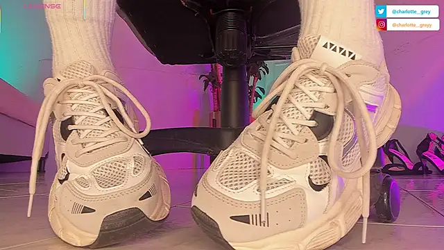 charlotte  grey online show from October 2025 08:06:02 PM