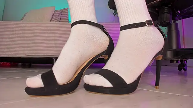 charlotte  grey online show from October 2025 08:35:01 AM