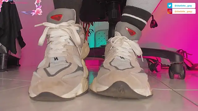 charlotte  grey online show from October 2025 09:04:01 PM