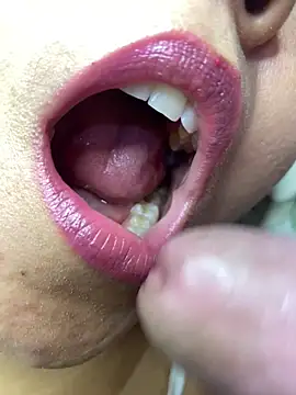 Snapshot of mayemarc chatting on March 2026 08:14:01 PM mayemarc online show from March 2026 08:14:01 PM