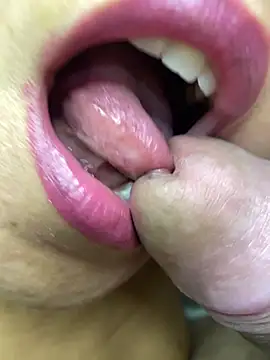 Snapshot of mayemarc chatting on March 2026 04:45:02 PM mayemarc online show from March 2026 04:45:02 PM