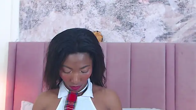 Snapshot of SabrinaDevill chatting on October 2025 01:11:01 PM SabrinaDevill online show from October 2025 01:11:01 PM