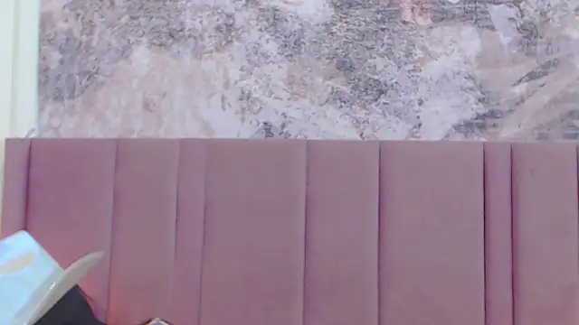 Snapshot of SabrinaDevill chatting on October 2025 01:23:02 PM SabrinaDevill online show from October 2025 01:23:02 PM