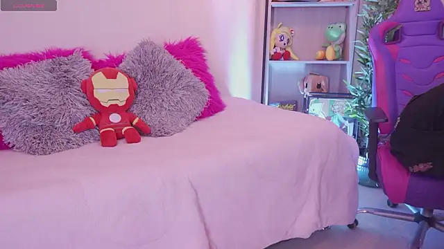 Snapshot of madelyn_rose_ chatting on February 2026 01:59:02 AM madelyn rose online show from February 2026 01:59:02 AM