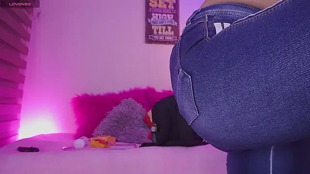 Snapshot of madelyn_rose_ chatting on March 2026 01:57:01 AM madelyn rose online show from March 2026 01:57:01 AM