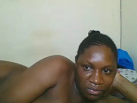 Snapshot of Prettyface25 chatting on May 2026 11:32:01 PM Prettyface25 online show from May 2026 11:32:01 PM