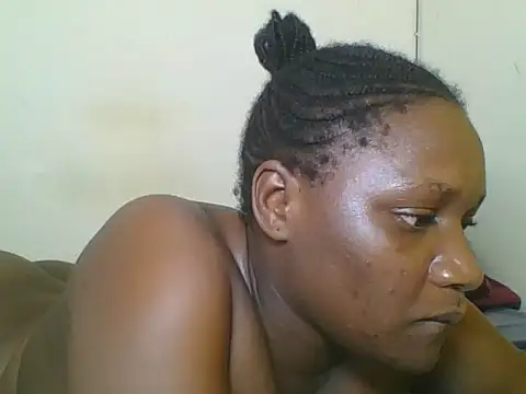 Snapshot of Prettyface25 chatting on May 2026 10:48:02 PM Prettyface25 online show from May 2026 10:48:02 PM