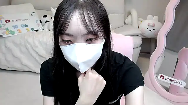 Snapshot of momo_room chatting on October 2025 10:45:01 AM momo room online show from October 2025 10:45:01 AM